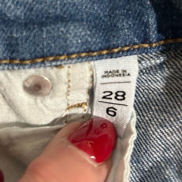 Loft women’s size 28/6 jean shorts. - Picture 4 of 4